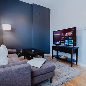 https://chic-1br-balcony-laundry-soulard.saint-louishotels.com